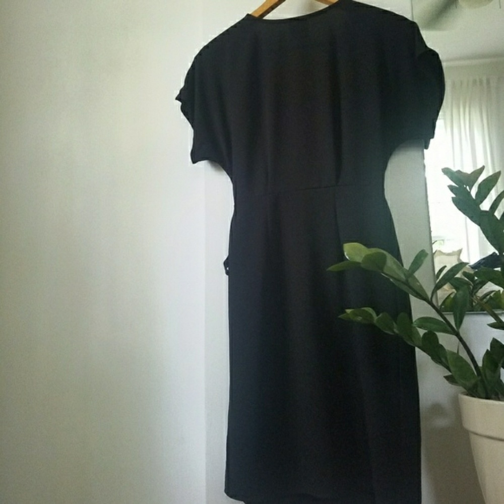 ❎SOLD❎Effortless Wrap Dress - Picture 2 of 5